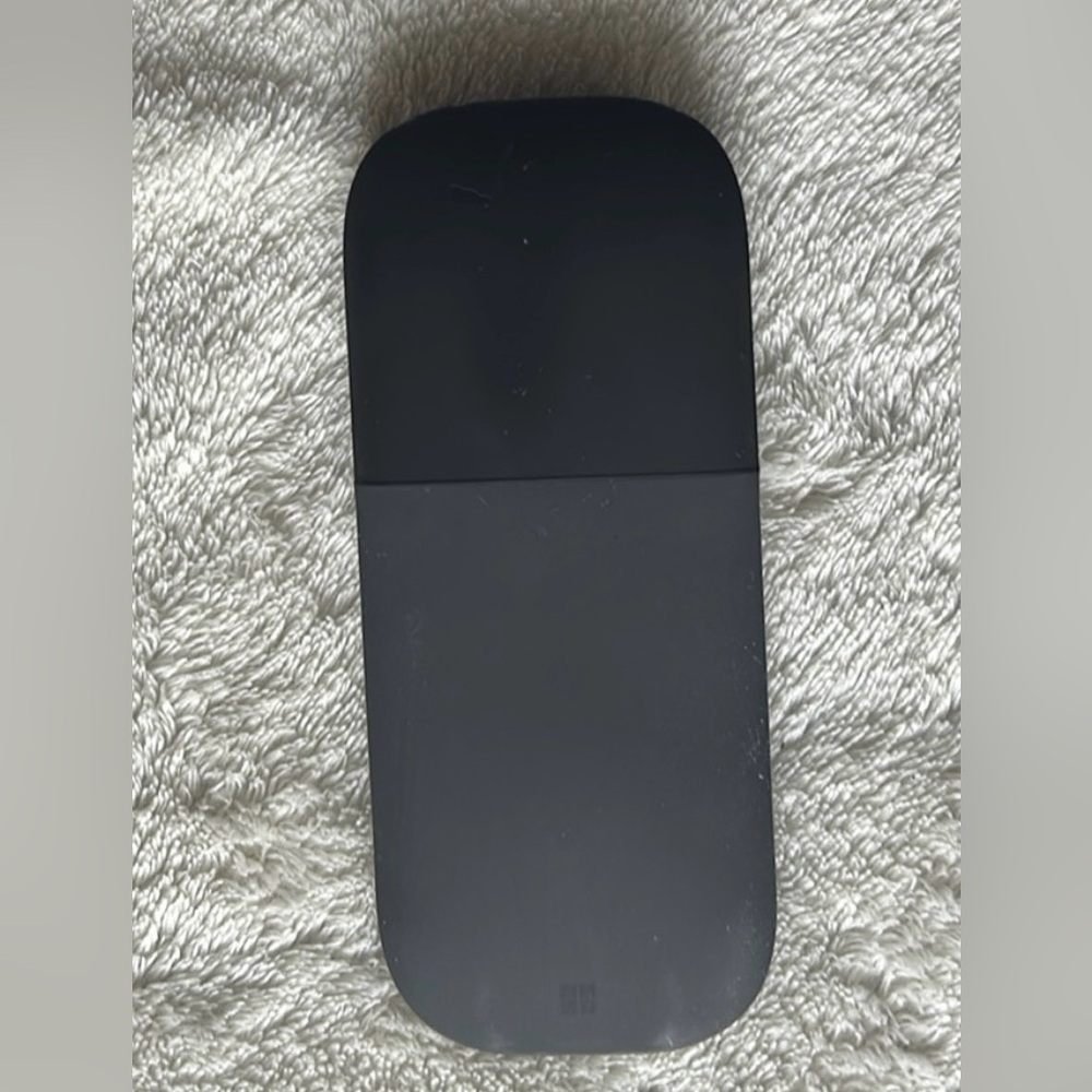 Microsoft Arc Sleek Black Wireless Mouse